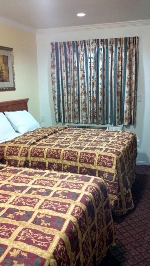 Tower Motel Long Beach - Long Beach - Bedroom