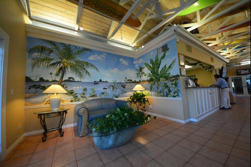 Capt Hiram's Resort - Sebastian - Front desk