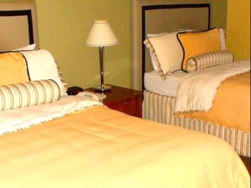 Historic Downtowner Inn - Bakersfield - Living room