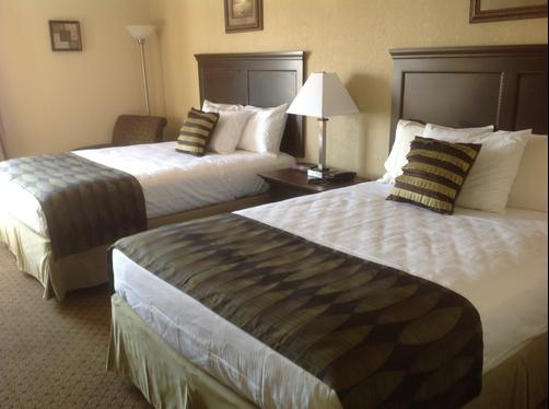 Grand View Inn & Suites - Branson - Bedroom