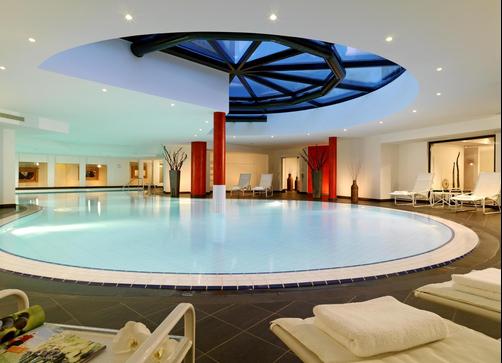 Sheraton Davos Hotel Waldhuus - Davos - Pool