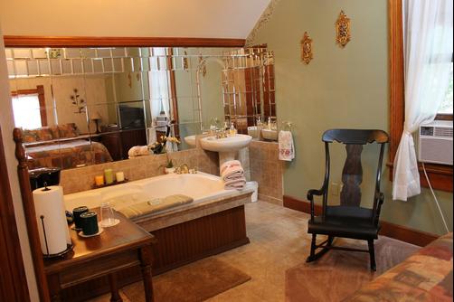 The Harney House Inn - Indianapolis - King bedroom