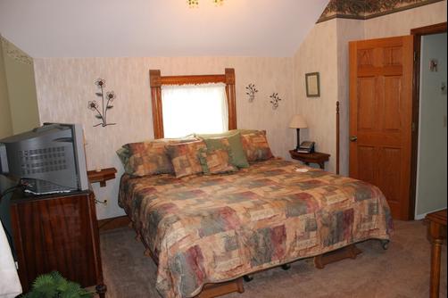 The Harney House Inn - Indianapolis - King bedroom