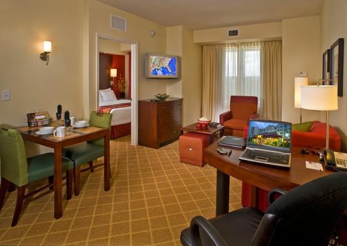 Residence Inn Tampa Suncoast Parkway at NorthPointe Village - Lutz - Bedroom