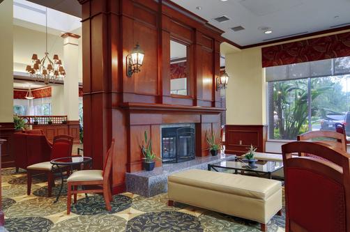Hilton Garden Inn Tampa East/Brandon - Tampa - Lobby