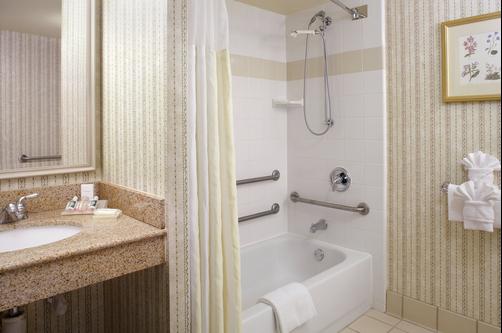 Hilton Garden Inn Tampa East/Brandon - Tampa - Bathroom