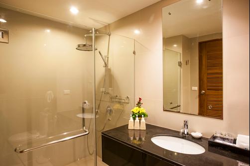 Aonang Cliff Beach Resort - Krabi - Bathroom