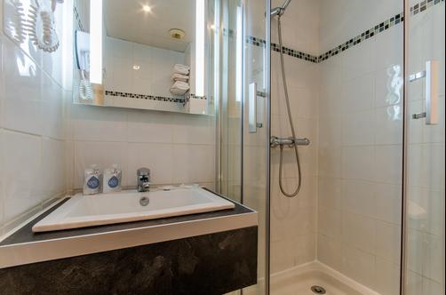 Hôtel Kyriad Paris Porte d'Orléans - Montrouge - Bathroom