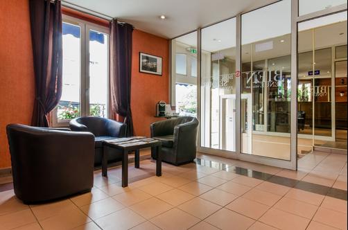 Hôtel Kyriad Paris Porte d'Orléans - Montrouge - Front desk