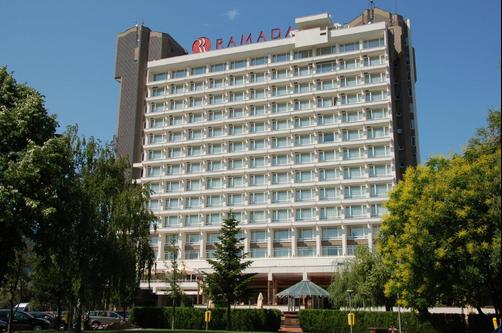 Ramada Bucharest Parc - Bucharest - Building