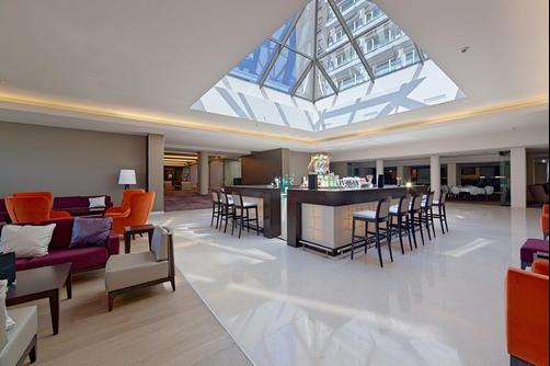 Ramada Bucharest Parc - Bucharest - Bar