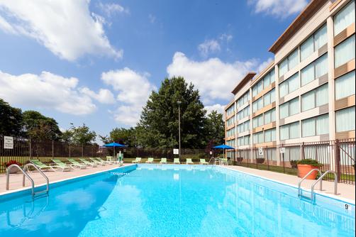 Holiday Inn Weirton - Weirton - Pool