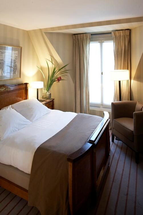 Hotel Montalembert - Paris - Bedroom