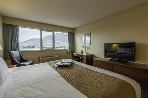Thompson Hotel - Kamloops - King bedroom