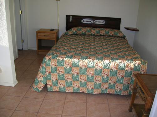 Landmark Inn - Bayard - Bed