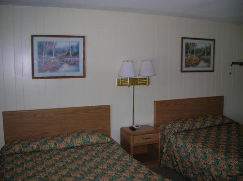 Landmark Inn - Bayard - Bed