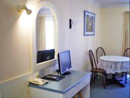 Excelsior Motor Inn - Port Macquarie - Living room