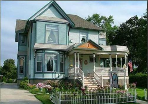 Port City Victorian Inn - Muskegon - Building