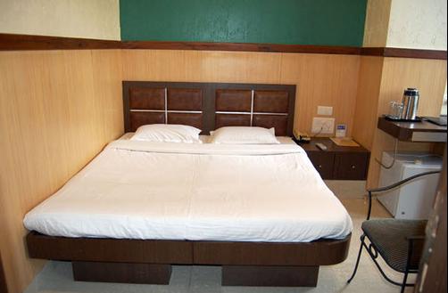Hotel Ripon Palace - Mumbai - Bed