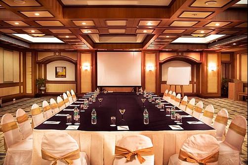 The Lotus Suites - Mumbai - Conference room
