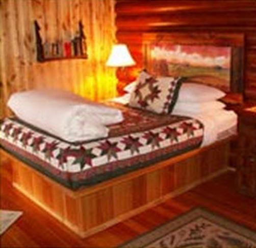 Laughing Horse Lodge - Swan Lake - Bed