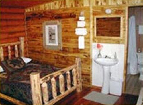 Laughing Horse Lodge - Swan Lake - Bedroom