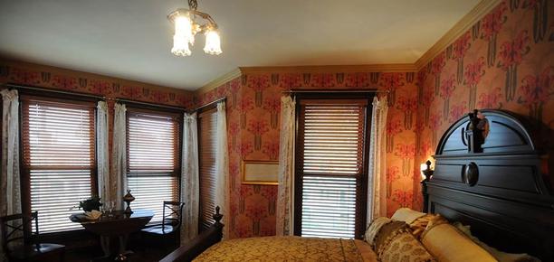 Historic Webster House - Bay City - Bedroom