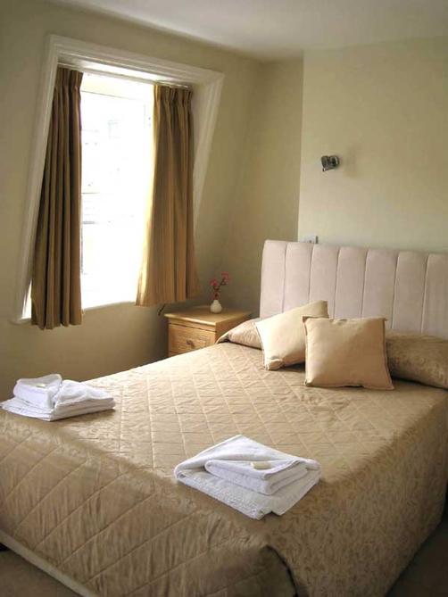 Edward Lear Hotel - London - Bed