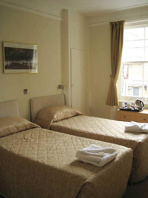 Edward Lear Hotel - London - Bed