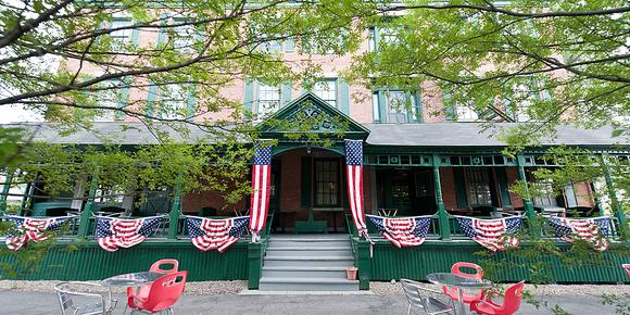 Rogues' Harbor Inn - Ithaca - Building