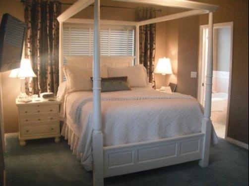 The Hopeless Romantic B And B - Kelowna - Bed