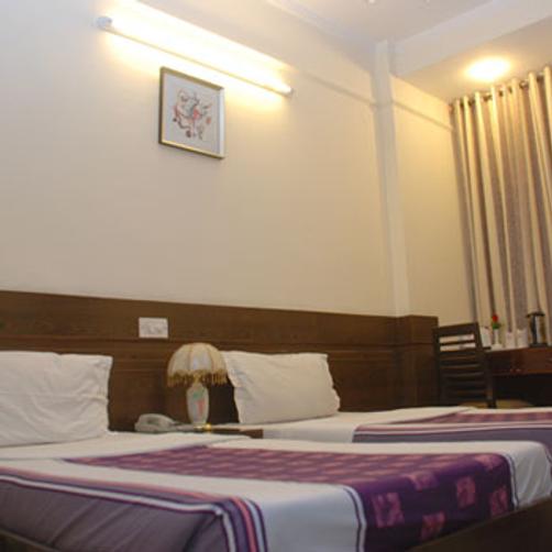 The Blooms Hotel - Gurgaon - Bed