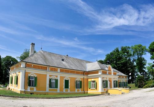 Szent Gaál Kastély - Zomba - Building