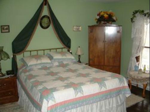 Green Tree Inn - Luray - Bed