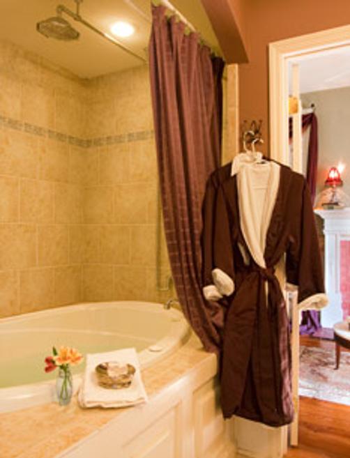 A Bed Of Roses - Asheville - Bathroom