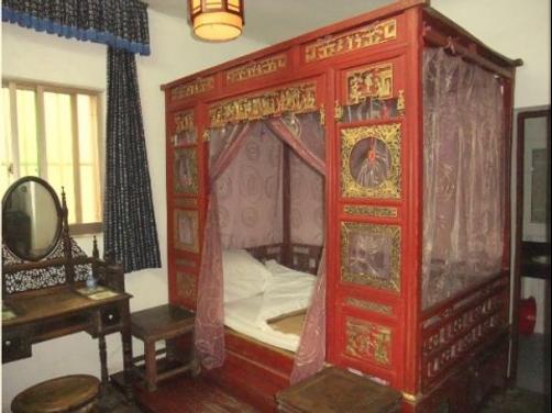 Tongli Jingyi Hall Houses Inn - Suzhou - Bed
