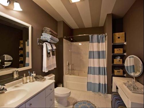 The Fisher Building - Chicago - Bathroom