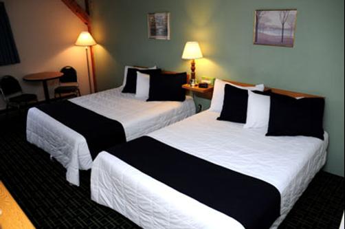 Budget Traveler Motor - Presque Isle - Bed