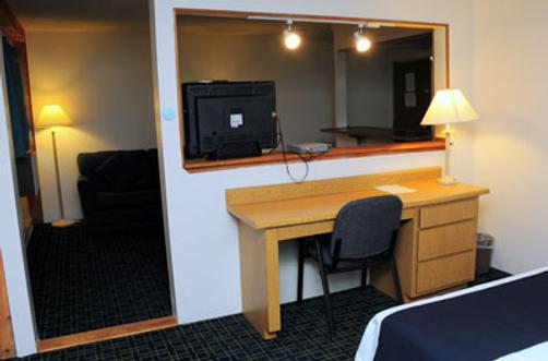 Budget Traveler Motor - Presque Isle - Bed