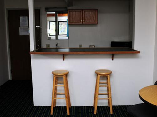 Budget Traveler Motor - Presque Isle - Kitchen
