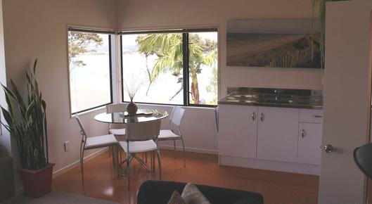 Waters Edge - Raglan - Kitchen