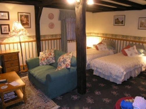 Treetops Guesthouse - Moreton-in-Marsh - Bedroom