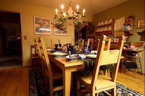Paradise Gateway B&B & Guest Log Cabins - Emigrant - Restaurant