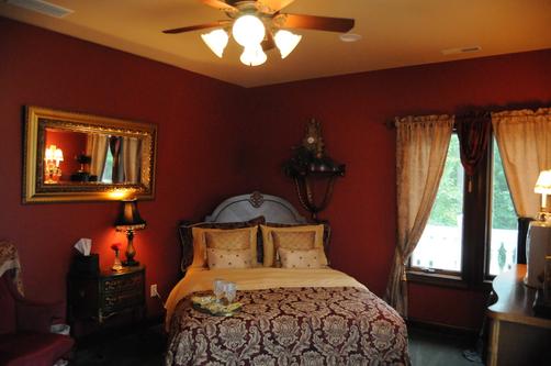 Blue Heron Guest House - Winona Lake - Bedroom