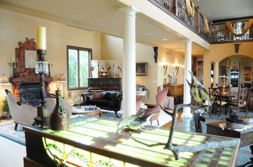 Blue Heron Guest House - Winona Lake - Living room