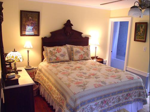 E. Kellogg Bed & Breakfast - Honesdale - Bed