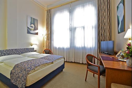 Hotel Viktoria - Cologne - Bedroom