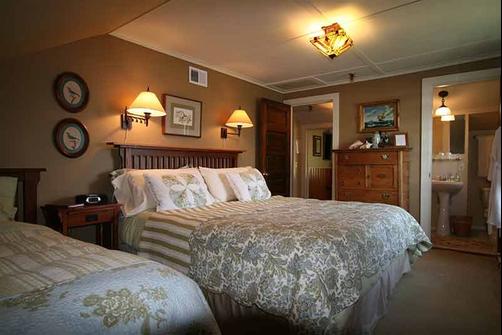 Kangaroo House B&B on Orcas Island - Eastsound - Bedroom