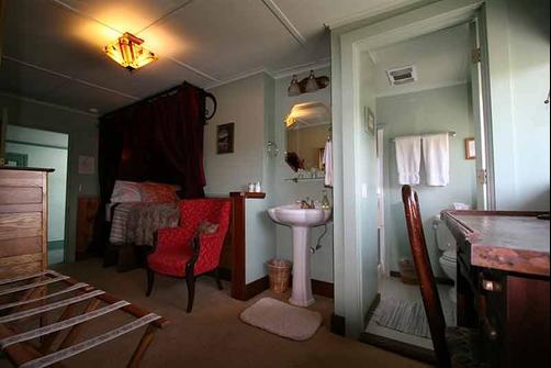 Kangaroo House B&B on Orcas Island - Eastsound - Bathroom