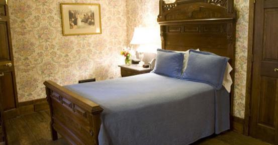 Gambier House Bed and Breakfast - Gambier - Bedroom
